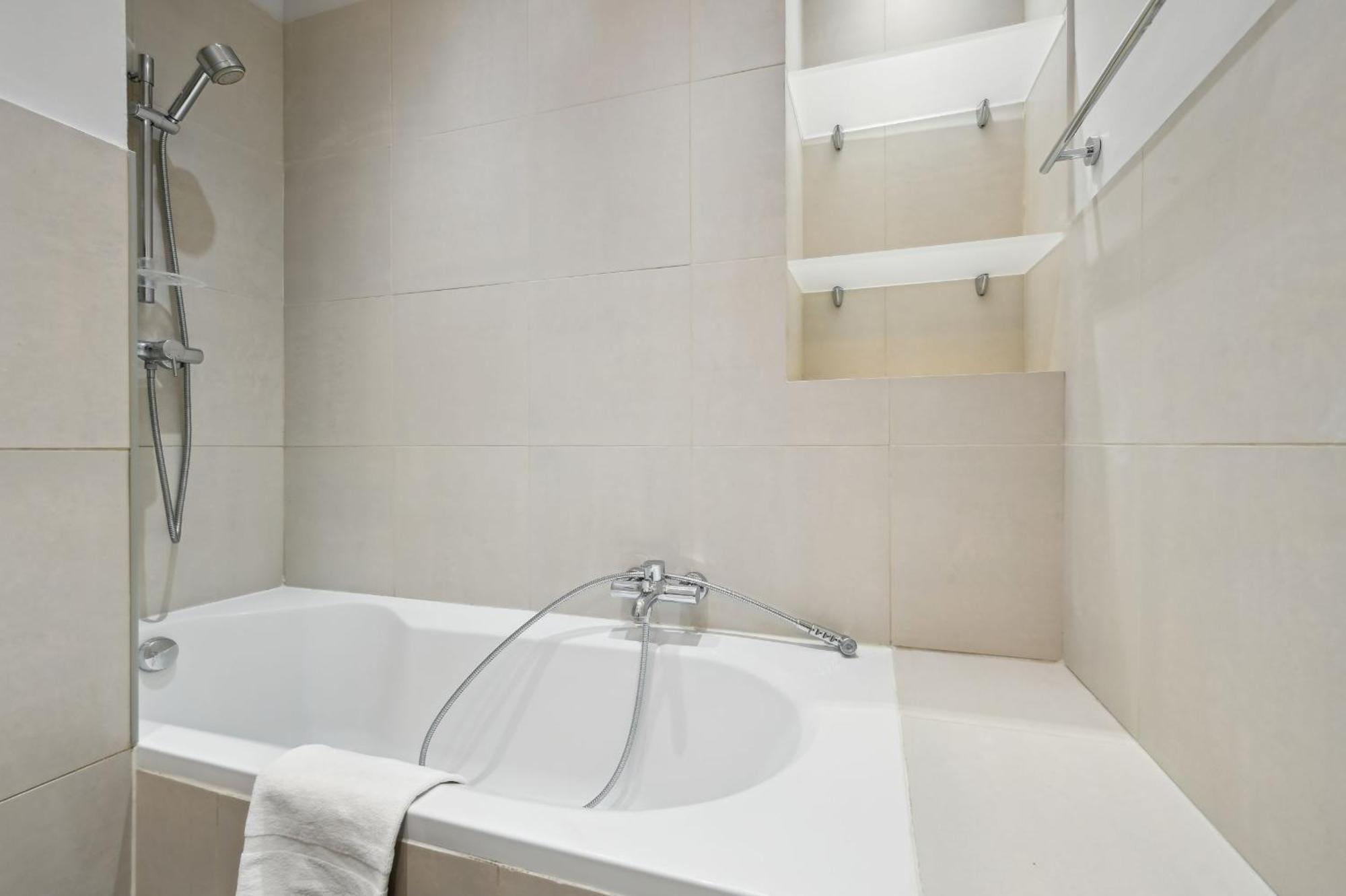 Champs-Elysees & Arc De Triomphe - Cityapartmentstay Paris Exterior foto